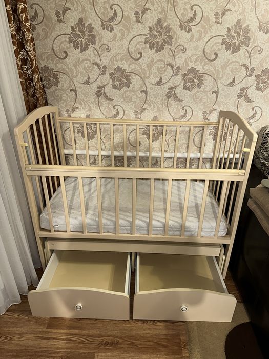 Продам детскую кроватку