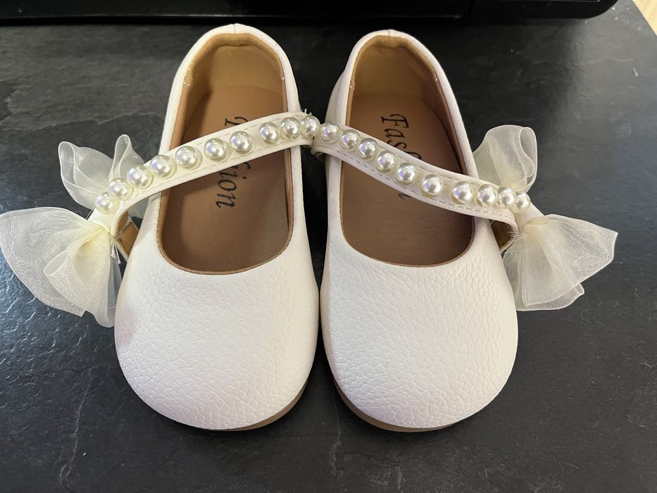 Официални дрешки за момиче 12 м, обувки и закачалка