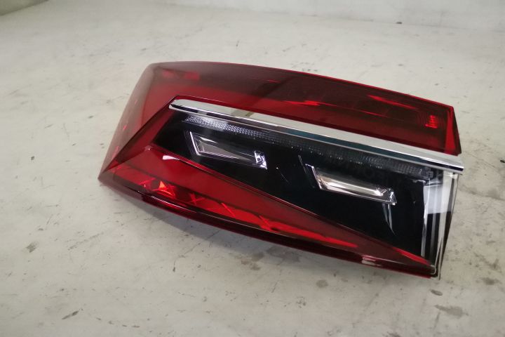 Стоп Ляво Крило Led Оригинален В Добро Състояние Шкода / Skoda Суперб