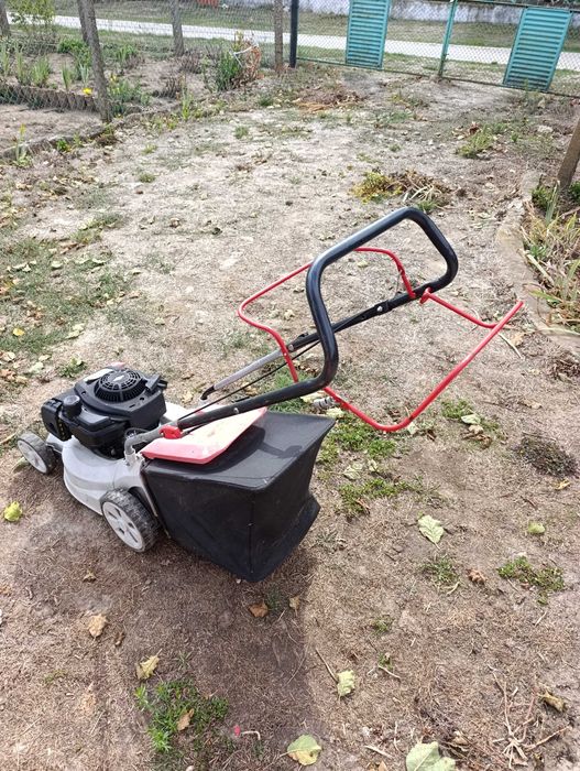 Бензинова косачка