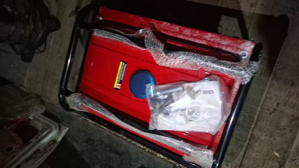 Бензиновый генератор