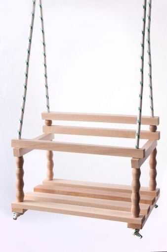 Детска дървена люлка с въжета
