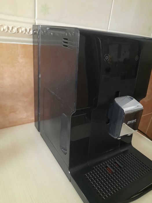 Vând Espressor automat de cafea KRUPS