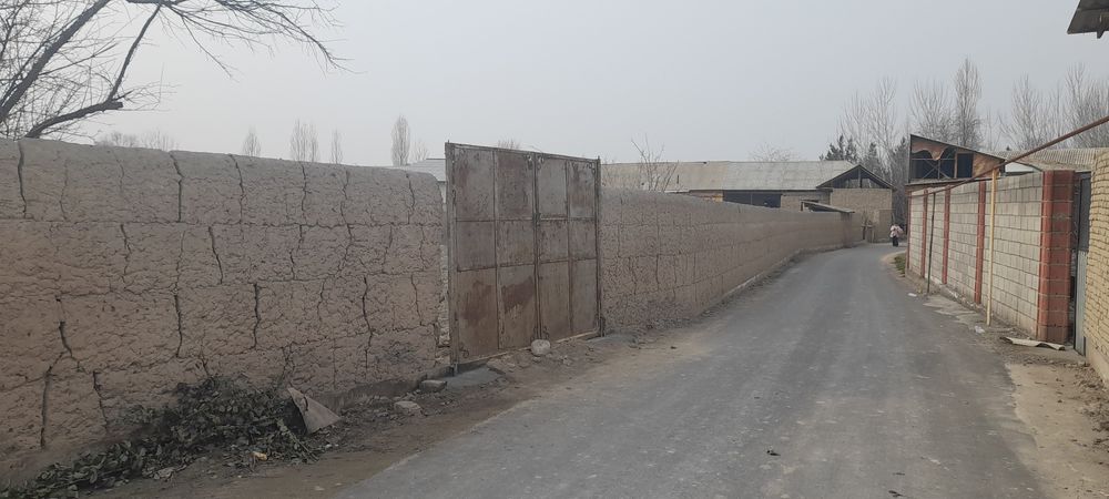 Yer 10 sotik sotiladi