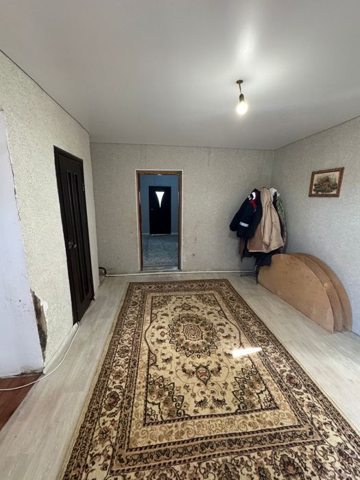 Үлкен арзан үй сатылады. Келісім бар