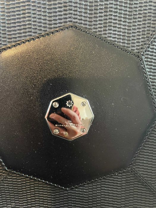 Продавам дамска чанта  STARS by Michael Cromer