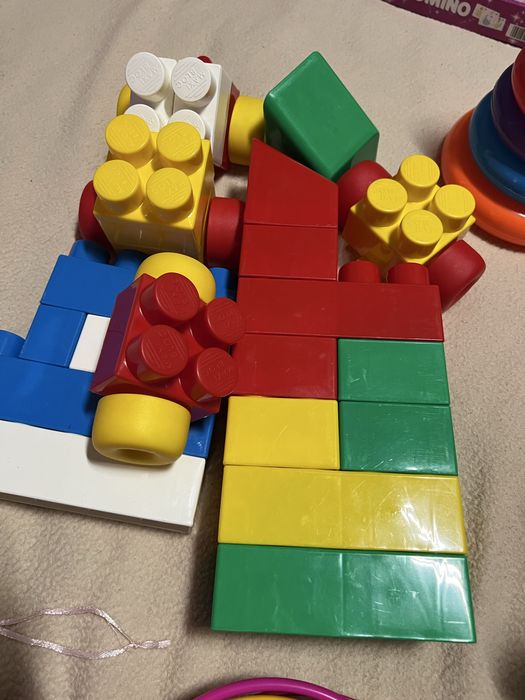 Лот играчки за най-малките