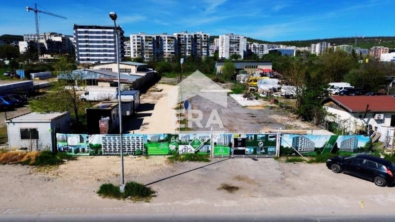 Едностаен ексклузивен апартамент за продажба, със собствен двор, в к-с