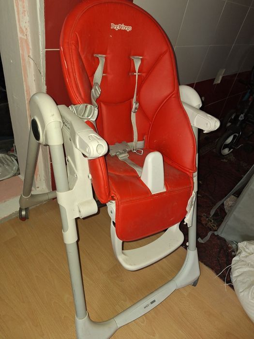 Scăunel pt masa pt bebelusi Peg -Perego