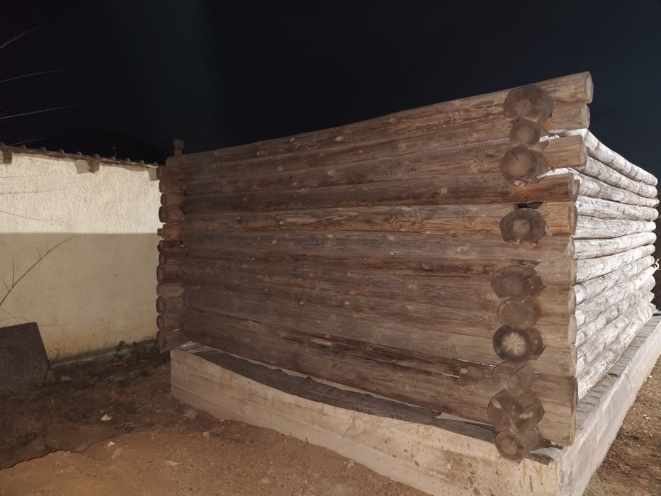 Продам баню из сруба.