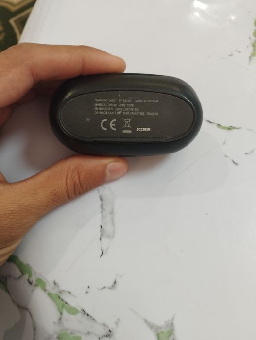 Продам наушники sony 700