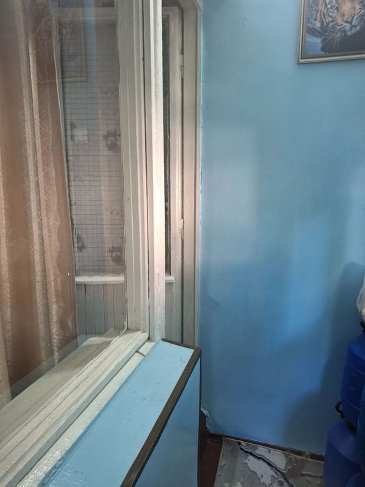 Продаётся 1 ком бывший общежитья.