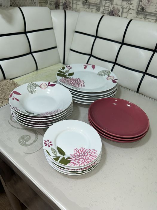 набор посуды для еды