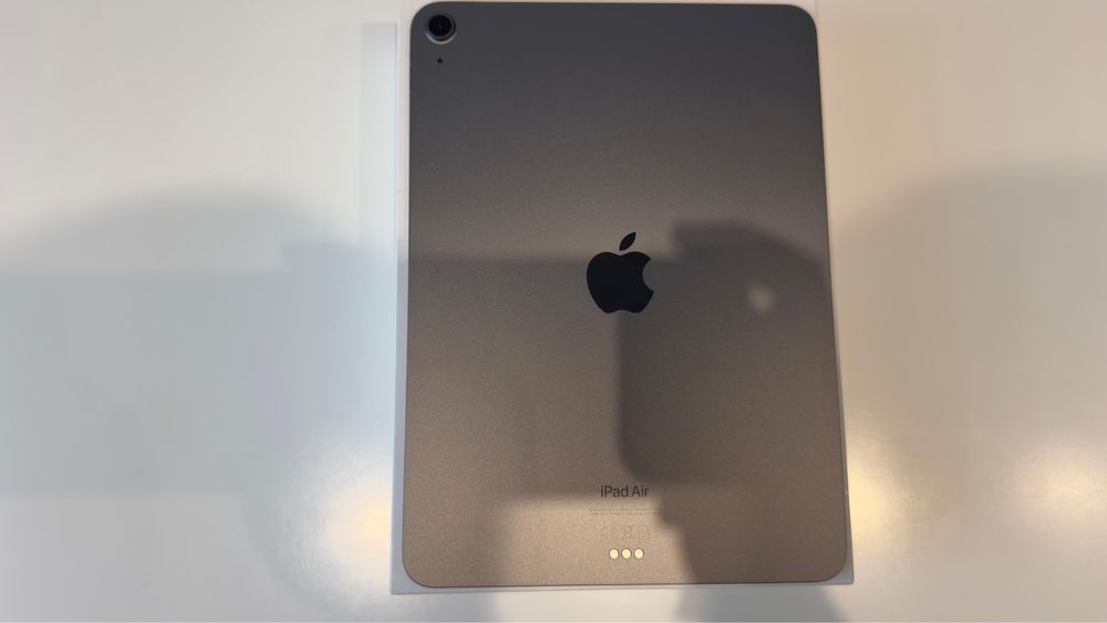 Apple iPad 5th M1, 64GB, Wi-fi, ca nou