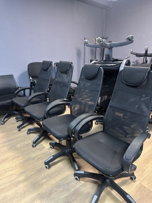 Продам офисные кресла
