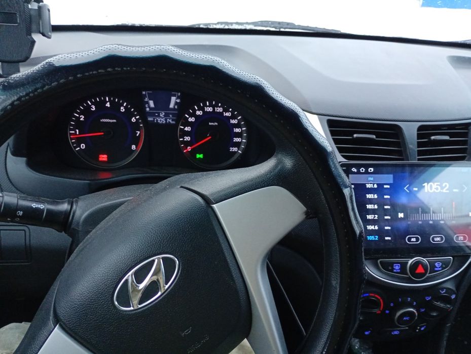 Hyundai accent  (ласточка)