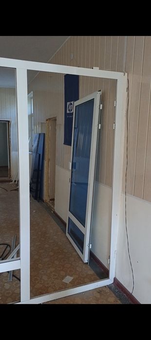 Продаётся Аква окно с дверью