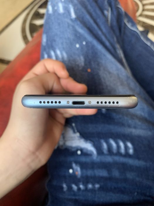 Vand iphone Xr pe piese sau totul complet