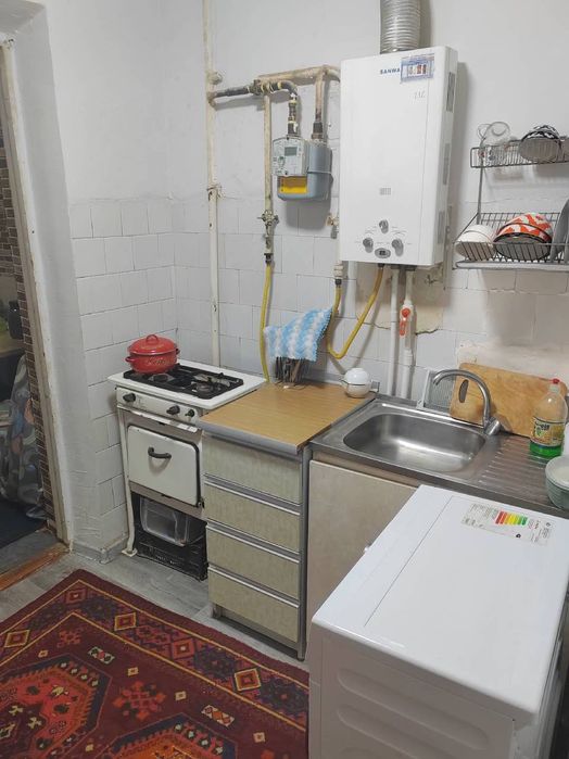 Срочно! Квартира на Мирабад -Рисовый 1/3/5 общ пл 35м  с мебелью