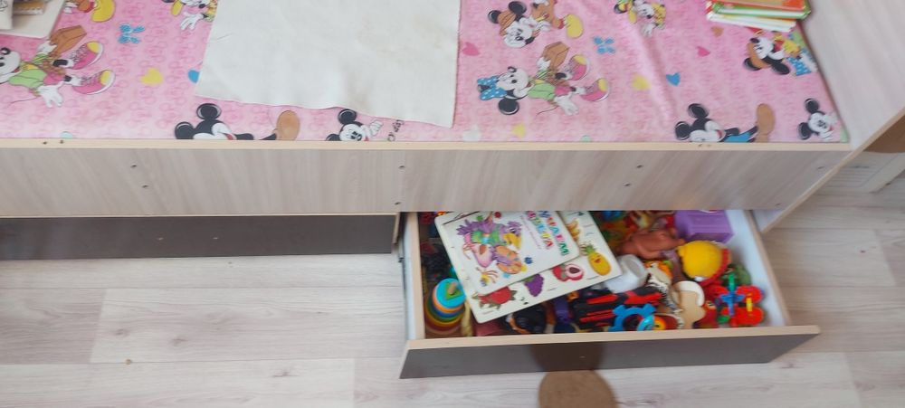 Детскии  Кровать