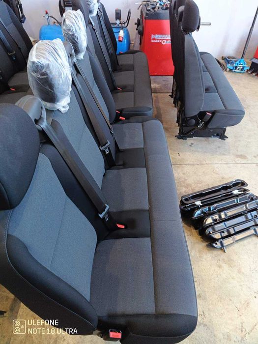 Седалки за Бус Тройки със колани