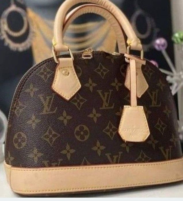 Geanta damă LV Alma mini logo metalic auriu,lacatel metalic atasat, saculet, etichetă