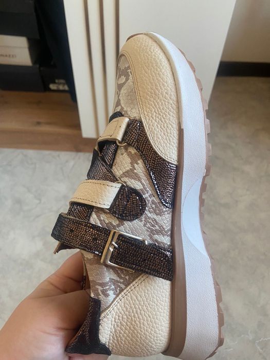 Кроссовкий сатылады