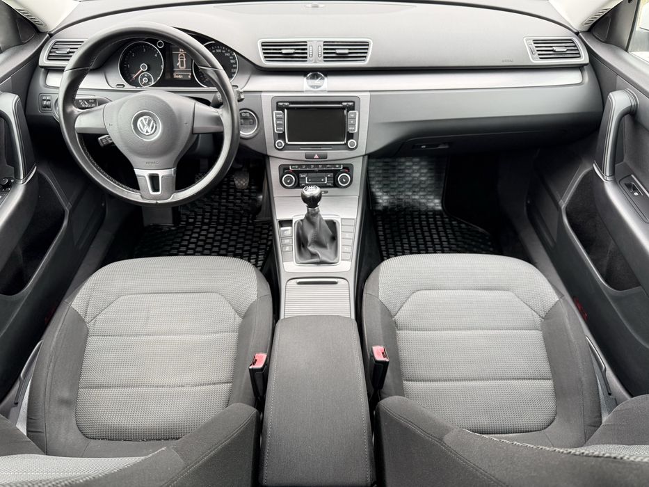 VW Passat B7 2.0 TDI 140к.с 4MOTION / NAVI / PODGREV