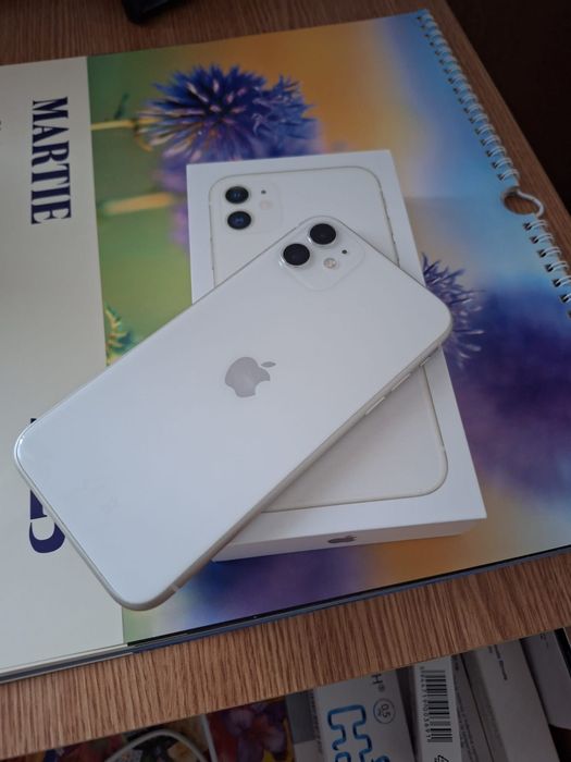 Vand Iphone 11 de 128 GB