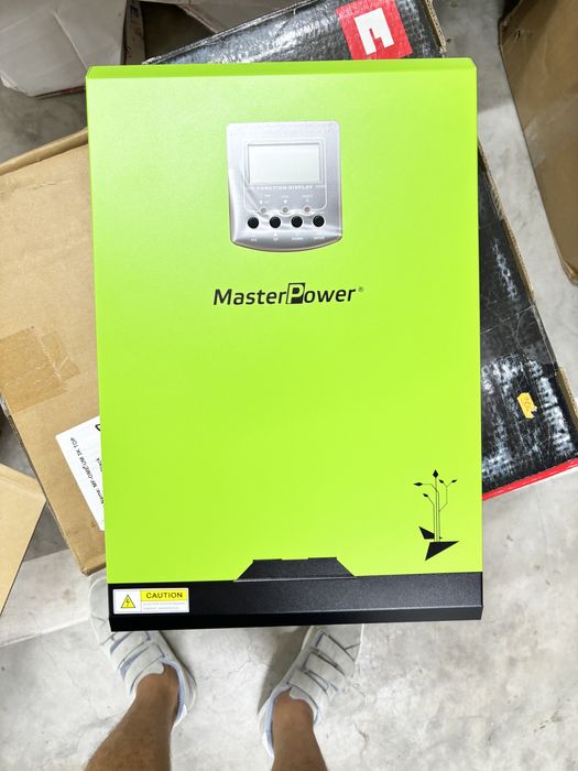 invertor UM 3000W 24V + Regulator 40Ah