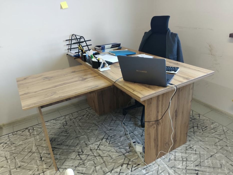 Продом руководительский стол