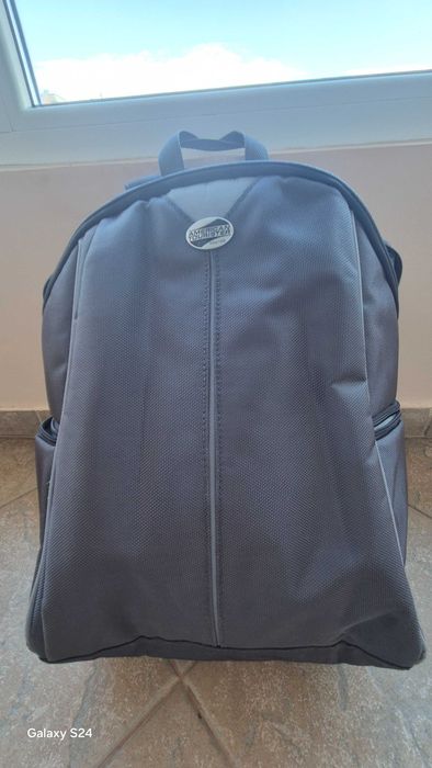 Продавам раница  American Tourister