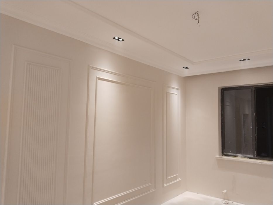 Маляр уста кафел обой