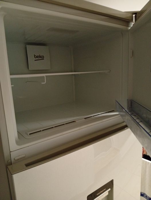 Vând frigider Beko