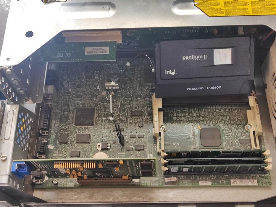 Стар компютър compaq deskpro series pd1005