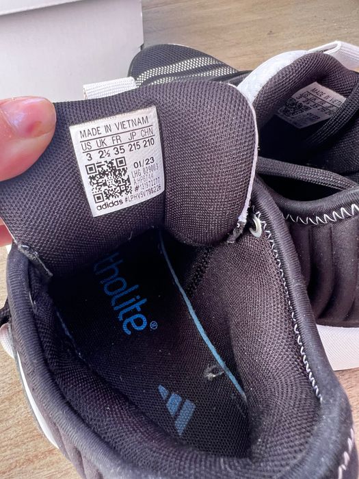 Маратонки adidas като нови 35 номер