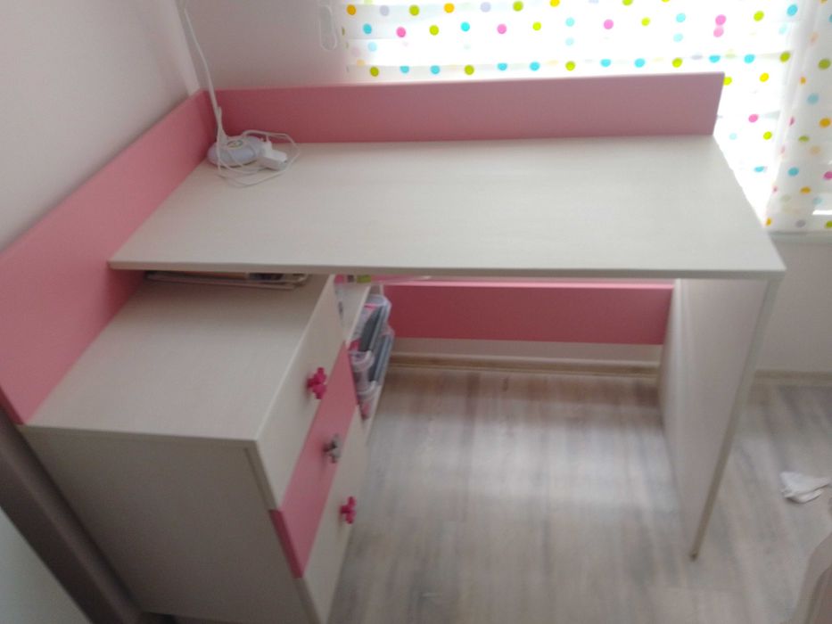 Ученическо ъглово бюро