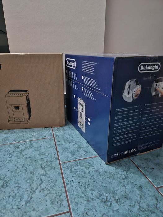 Espressor cafea boabe/măcinată/cappuccino De'Longhi Magnifica S, nou