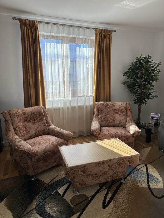 Vand set fotolii si masuta de living - Radauti