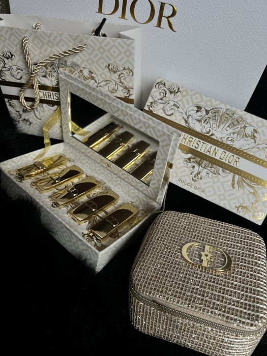 Dio*r чанта и козметка