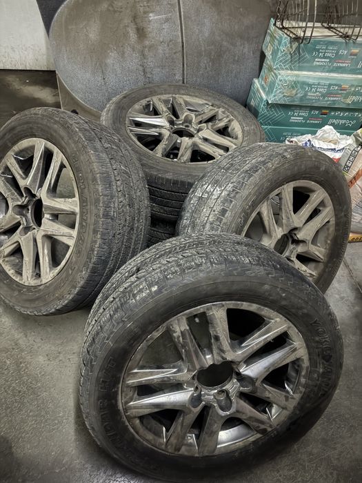 Продам резину с дисками ланд крузер 200