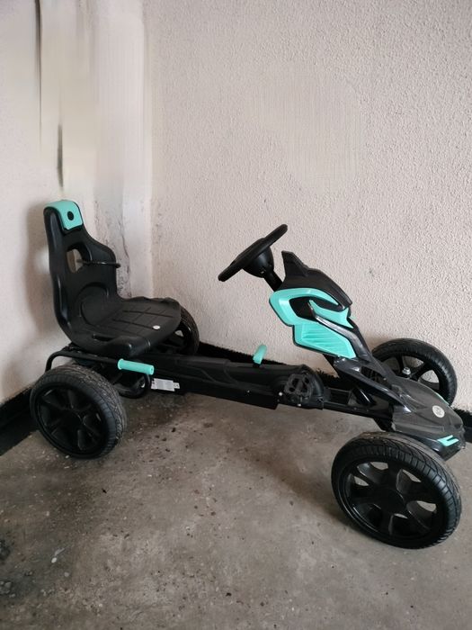 Kart cu pedale pentru copii