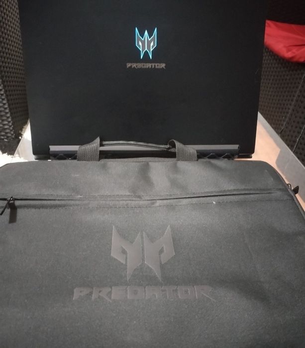 Laptop acer predator triton 500 cu geanta transport acer predator