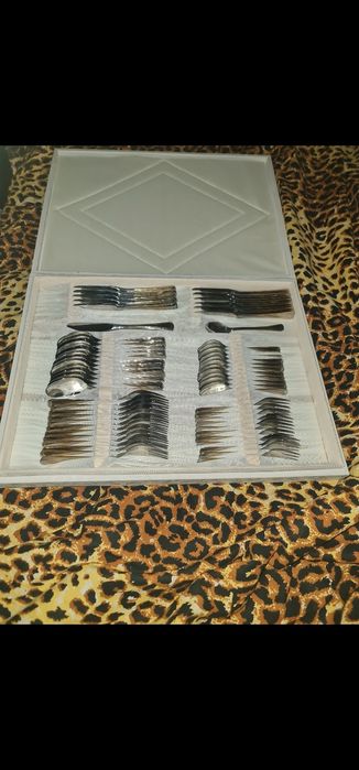 Луксозен комплект за хранене от неръждаема стомана ,висок клас