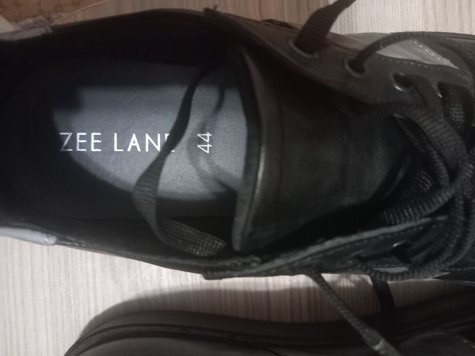 Мъжки маратонки, нови