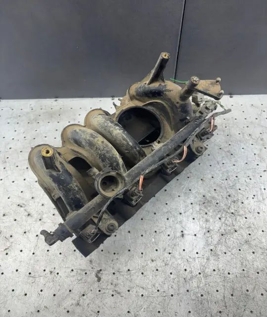 Galerie admisie cu injectoare Dacia Logan 2006 1.4 MT (75 hp)