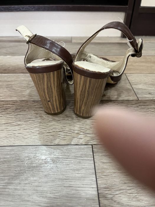 Женская обувь