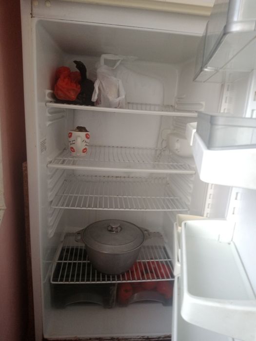 Холадилник нормални все работает