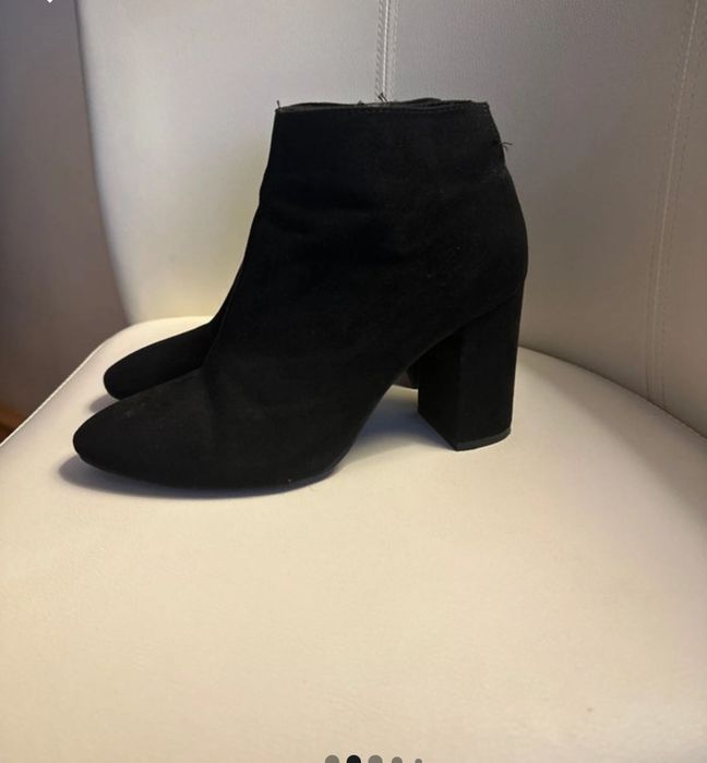 Botine negre catifelate