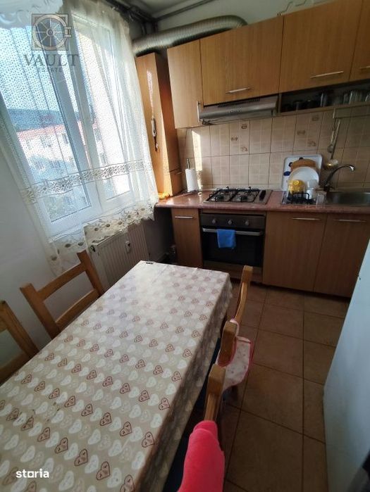 Apartament 4 Camere-Decomandat-2 Bai-Etaj 4/4-Bloc Reabilitat-Rahova